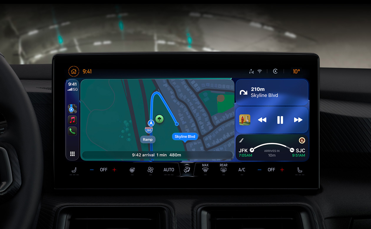지도 앱의 길 안내, Apple Music, 항공편 정보 및 위젯이 표시된 차 안의 CarPlay